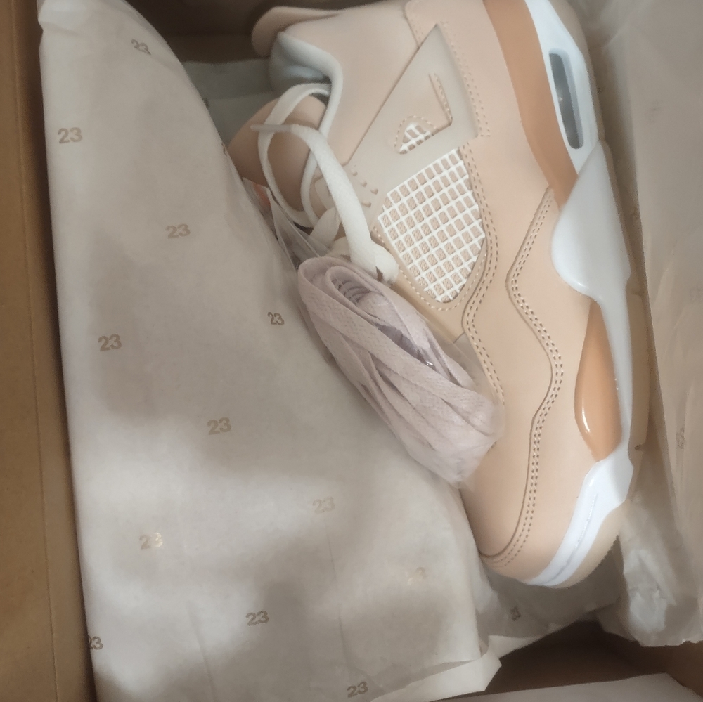 Jordan 4 - Picture 3 of 5